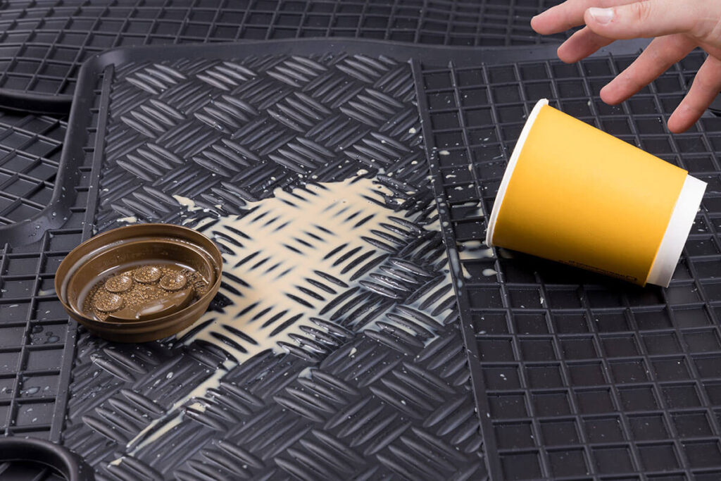Wodoodporny materiał dywaników gumowych zabezpieczy Twój samochód przed zalaniem tapicerki